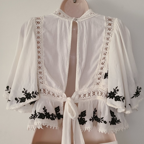 Boho Embroidered Floral Top and Short Set - Picture 9 of 12